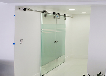 Proyecto de pared de vidrio interior