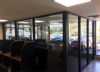 Proyecto de vidrio para storefront